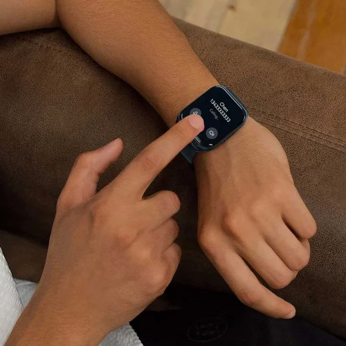 Description (after_intro) - The image clearly showcases the smartwatch in a lifestyle setting, demonstrating